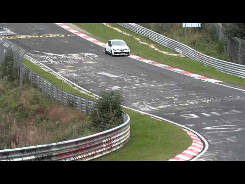 Renault Clio 4 RS: nafocen a natočen bez maskování
