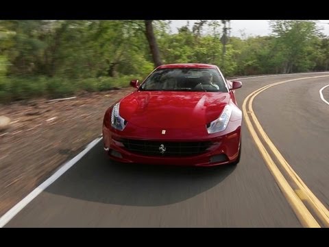Video: Zábava v tropech s Ferrari FF