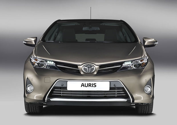 toyota_auris